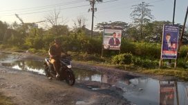 Kondisi jalan rusak di Jalan Adam Malik, Kelurahan Petobo, Kecamatan Palu Selatan, Kota Palu. Foto: Dok. PaluPoso