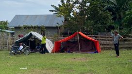 Suasana warga mengungsi pascagempa di Donggala, Minggu, 10 September 2023. Foto: Istimewa