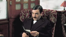 David Suchet jako Hercule Poirot