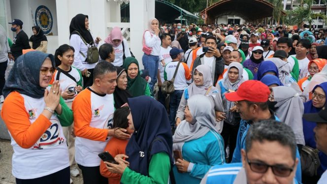 
 Wali Kota Palu Lepas Jalan Santai HUT ke-52 Korpri. Foto: Istimewa