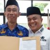 27 PPPK Kota Palu Terima SK Pengangkatan. Penyerahan SK tersebut secara simbolis diserahkan oleh Wali Kota Palu, Hadianto Rasyid, Rabu, 22 November 2023. Foto: Istimewa