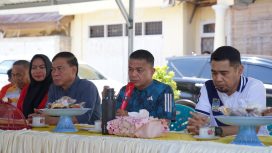 Wali Kota Palu Hadianto Rasyid (tengah) menyampaikan rencana Pemerintah Kota Palu untuk melakukan bedah rumah kembali sekitar 500 rumah yang dianggap tidak layak di Palu. Foto: Istimewa