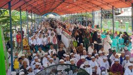 Antusias Ribuan Umat Islam di Haul ke-55 Guru Tua dan KH. Amin ke-23 di Kabupaten Tojo Una-una, Sabtu, 23 Desember 2023. Foto: paluposo/JF