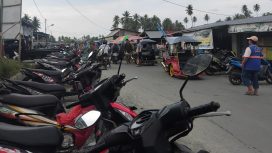 Suasana Pasar Sore Ampana jelang pergantian Tahun Baru 2024, Minggu 31 Desember 2023 sore. Foto: JF-PP