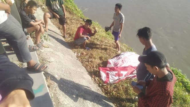 
 Seorang remaja ditemukan dalam keadaan meninggal setelah terseret arus Sungai Palu, tepatnya di sekitar Kelurahan Nunu, Kecamatan Tatanga, Kota Palu, Sulawesi Tengah, Rabu 28 Februari 2024. Foto: Istimewa