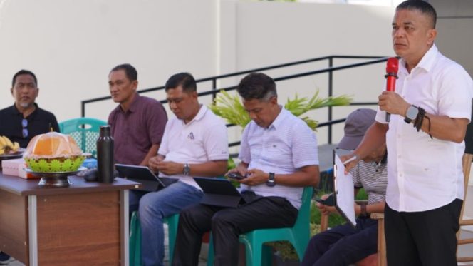 
 Wali Kota Palu Hadianto Rasyid mengungkapkan pentingnya masyarakat bayar pajak daerah, pada pertemuan dengan warga di Kelurahan Boyaoge, Kecamatan Tatanga, Kota Palu, Sabtu 3 Februari 2024. Foto: Istimewa