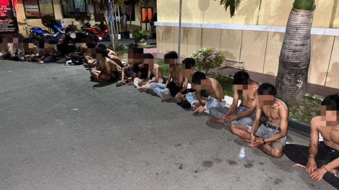 
 Sekelompok remaja di Palu diamankan Polda Sulteng, Jumat 1 Maret 2024 dini hari. Foto: Istimewa