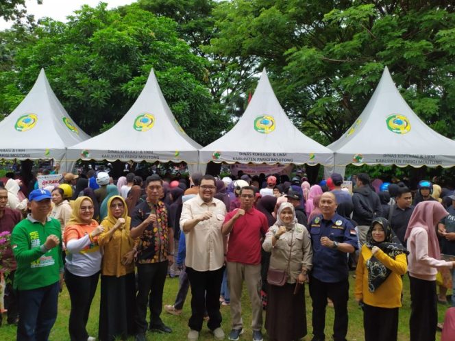 
 Gerakan Pangan Murah yang di adakan Dinas Ketahanan Pangan, bertempat di halaman Kantor Dinas Ketahanan Pangan, Jumat, 8 Maret 2024. Foto: Diskominfo Parimo