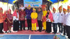 Pj Bupati Parigi Moutong Richard Arnaldo secara resmi membuka Lounching Penggunaan Siga dan Sampolu serta Peletakan Batu Pertama Musholla AL-Waladun Sholeh di SD Inpres Masigi, Kabupaten Parigi Moutong, Sabtu 9 Maret 2024. Foto: Diskominfo Parimo