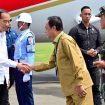 Kedatangan Presiden Jokowi di Bandara Syukuran Aminuddin Amir disambut oleh Wakil Gubernur Sulteng Ma'mun Amir, Bupati Banggai Amiruddin Tamoreka, Kapolda Sulteng Agus Nugroho, dan jajaran Forkompimda Kabupaten Banggai, pada Selasa 26 Maret 2024. Foto: Istimewa