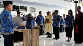 Wali Kota Palu Lantik 10 Pejabat Eselon II.b, Jumat 22 Maret 2024, di rumah jabatan Wali Kota Palu. Foto: Tim
