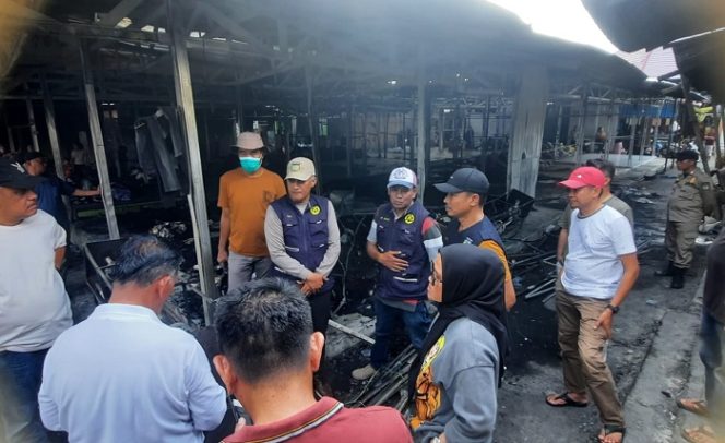 
 Sekot Palu Irmayanti Tinjau Pasar Masomba Pasca-Kebakaran, Sabtu 20 April 2024. Foto: Istimewa