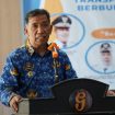 Asisten Bidang Administrasi Umum Sekretariat Kota Palu Imran Lataha secara resmi membuka Seminar Pendidikan, Kamis 25 April 2024. Foto: Pemkot Palu