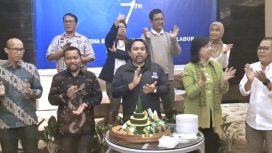 AMSI menggelar acara peringatan 7 tahun berdirinya dengan pemotongan tumpeng di tengah anggota, pengurus dan seluruh pemangku kepentingan, di Hotel Aone, Jakarta, Selasa 30 April 2024.  Foto: Dok. AMSI