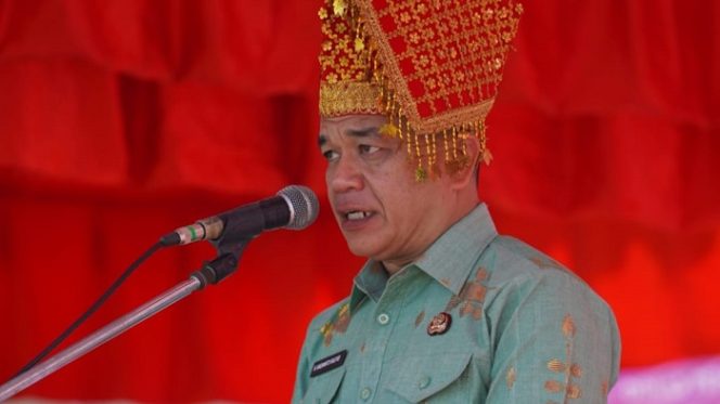 
 Hadianto Rasyid jadi Inspektur Upacara Peringatan Hari Pendidikan Nasional. Foto: Dok. Pemkot Palu