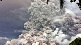 Gunung Ruang di Kabupaten Kepulauan Siau Tagulandang Biaro (Sitaro), Sulawesi Utara, kembali erupsi, Selasa 30 April 2024. Foto: Istimewa