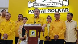 Ketua Umum Partai Golkar, Airlangga Hartarto saat konferensi pers usai lakukan rapat pleno di kantor DPP Partai Golkar, Slipi, Jakarta Barat, Rabu (10/7/2024). Foto: Dok. kumparan