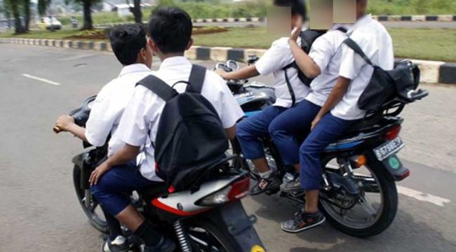 Ilustrasi siswa mengendarai sepeda motor ke sekolah. Foto: Istimewa