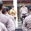 Wali Kota Palu, Hadianto Rasyid, memimpin Apel Gelar Pasukan Operasi Ketupat Tinombala 2025. Apel yang berlangsung di halaman Polresta Palu ini merupakan persiapan untuk memastikan keamanan dan kenyamanan masyarakat selama mudik dan perayaan Idulfitri 1446 H. Foto: Pemkot Palu