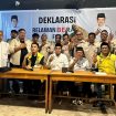 Relawan BERANI deklarasi untuk menangkan pasangan Erwin-Sahid di PSU Pilkada Parigi Moutong, Sabtu malam, 8 Maret 2025. Foto: Dok. Tim EB