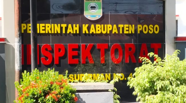 Kantor Inspektorat Kabupaten Poso, garda terdepan pengawasan internal Pemda. Lembaga ini kini tengah mengawal proses penagihan temuan BPK senilai Rp7 miliar lebih dari laporan keuangan tahun anggaran 2023. Foto: Dedi