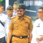 Sekretaris Daerah Kabupaten Parigi Moutong, Zulfinasran (tengah), bersama jajaran saat menghadiri prosesi pisah sambut Kepala Lapas Kelas III Parigi, Kamis, 6 Mei 2025. Pemerintah daerah menegaskan komitmen mendukung pembinaan yang humanis dan sinergi lintas sektor di lingkungan pemasyarakatan. Foto: Dok. Diskominfo Parimo 