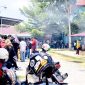 Ratusan mahasiswa dan dosen menggeruduk kampus, Selasa 17 Juni 2025. Mereka menuntut audit Rektor.