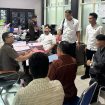 Dua tersangka kasus pencemaran nama baik mantan Bupati Buol, Amran Batalipu, resmi dilimpahkan ke Kejaksaan Negeri Palu. Foto: Istimewa 