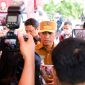 Gubernur Sulawesi Tengah Anwar Hafid memberikan keterangan pers usai menghadiri pemusnahan 40 kilogram sabu di Mapolda Sulteng, Senin, 30 Juni 2025. Dalam pernyataannya, Anwar menegaskan ASN yang terlibat narkoba akan langsung dipecat tanpa rehabilitasi. Foto: Tim Media Gubernur Sulteng 