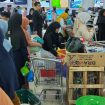 Suasana warga berbelanja di salah satu gerai di Kota Palu, 10 Muharram, Minggu 6 Juli 2025. Foto: Tim MediaPalu 
