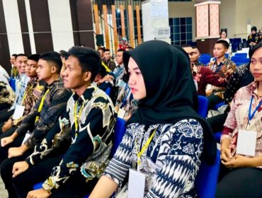 Para peserta yang dinyatakan lulus seleksi penerimaan anggota Polri 2025 di Polda Sulawesi Tengah, mengikuti sidang kelulusan akhir di Auditorium Universitas Tadulako, Palu. Foto: Dok. Polda Sulteng 