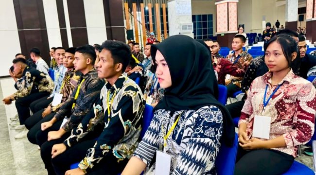 Para peserta yang dinyatakan lulus seleksi penerimaan anggota Polri 2025 di Polda Sulawesi Tengah, mengikuti sidang kelulusan akhir di Auditorium Universitas Tadulako, Palu. Foto: Dok. Polda Sulteng 