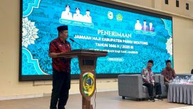 Wakil Bupati Parigi Moutong, Abdul Sahid, menyampaikan sambutan dalam acara penyambutan jamaah haji 2025 di Auditorium Kantor Bupati. Foto: Diskominfo Parimo