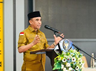 Gubernur Anwar Hafid dorong Pemkab Morowali fokus pengentasan kemiskinan lewat sinergi pembangunan. Foto: Tim Media Gubernur Sulteng 