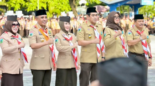 Bupati Erwin Burase Terima Lencana Pancawarsa di Hari Pramuka. Foto: Tim Media Gubernur Sulteng 