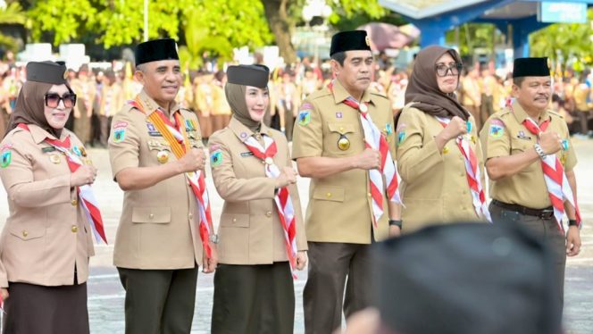 
 Bupati Erwin Burase Terima Lencana Pancawarsa di Hari Pramuka. Foto: Tim Media Gubernur Sulteng 