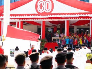 Suasana upacara HUT ke-80 RI di Sulawesi Tengah. Foto: Tim Media Gubernur Sulteng