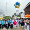 Sekretaris Daerah Kota Palu Irmayanti Pettalolo melepas peserta Jalan Santai RRI Fest 2025 di halaman RRI Palu, Sabtu (6/9/2025). Foto: Dok. Pemkot Palu 