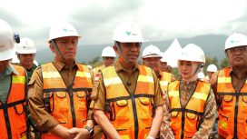 Gubernur Sulawesi Tengah Anwar Hafid meninjau proyek Bahodopi Blok 1 PT Vale Indonesia Tbk di Morowali. Foto: Tim Media Gubernur Sulteng 

