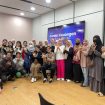 Peserta pelatihan “Cerdas Keuangan untuk Bisnis Pemula” Telkom Witel Sulbagteng berpose bersama usai sesi materi di Palu, Kamis, 11 September 2025. Foto: Dok. Telkom 