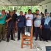 Sosialisasi sistem peringatan dini banjir di Desa Balumpewa, Sigi, bersama tim pengabdian Untad dan Kelompok Siaga Bencana. Foto: Istimewa 