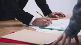 Ilustrasi Pejabat Bappelitbangda Parigi Moutong tengah membahas rancangan peraturan daerah tentang kekayaan intelektual untuk mendorong inovasi daerah. Foto: Freepik