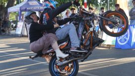 Aksi peserta Freestyle Competition Piala Wali Kota Palu 2025 memukau penonton di depan Kantor KONI Kota Palu, Sabtu (8/11/2025). Foto: Iwan/Pemkot Palu