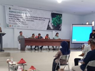 Suasana konsultasi publik penyusunan KLHS revisi RTRW yang digelar Pemkab Parigi Moutong di Hotel Lidya Kampal. Foto: Diskominfo Parimo