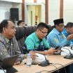 Para pejabat Pemerintah Provinsi Sulawesi Selatan dan Sulawesi Tengah mengikuti sesi benchmarking proyek multiyears Sulawesi Tengah di Ruang Polibu, Kantor Gubernur Sulteng, Kamis, 27 November 2025. Foto: Pemprov Sulteng 