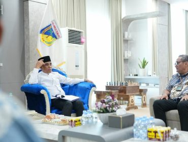 Gubernur Sulawesi Tengah Anwar Hafid menerima audiensi Kepala BP3KP Sulawesi II Recky Wolter Lahope bersama jajaran di Ruang Kerja Gubernur Sulteng, Palu, Jumat (9/1/2026). Foto: Tim Media Gubernur Sulteng