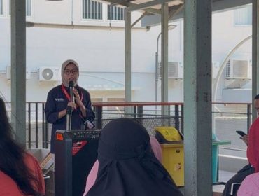 Pelaku UMKM mengikuti pelatihan teknis dan pengenalan solusi digital dalam kolaborasi Indibiz dan Rumah BUMN Palu. Foto: Dok. Telkom Regional 5