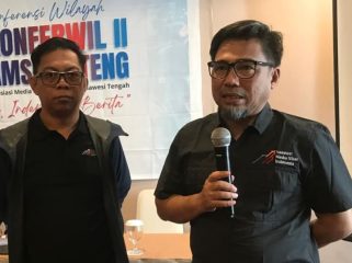 Peserta Konferwil II AMSI Sulawesi Tengah berfoto bersama usai penetapan kepengurusan periode 2026–2030 di Palu. Dok. AMSI Sulteng 