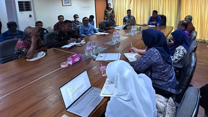 
 Rapat Satgas Penyelesaian Konflik Agraria (PKA) Sulawesi Tengah bersama perwakilan warga dan OPD membahas konflik lahan PT CAS di Bungku Utara, Morowali Utara, Kamis (29/1/2026). Foto: Istimewa 