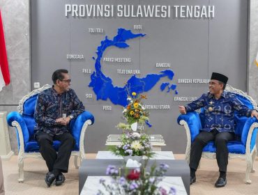 Gubernur Sulawesi Tengah Anwar Hafid menerima audiensi Kepala BPS Sulawesi Tengah di Kantor Gubernur dalam rangka penguatan kebijakan pembangunan berbasis data. Foto: Pemprov Sulteng